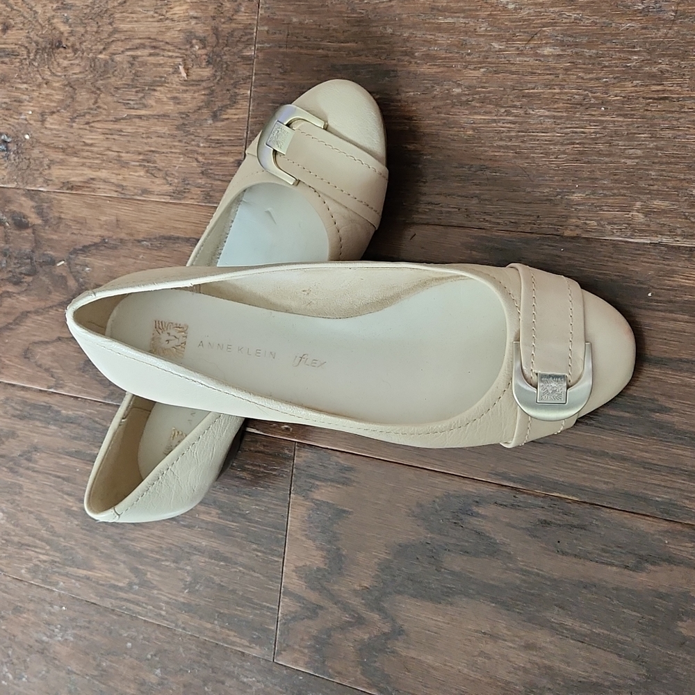 Anne Klein Iflex  Cream color shoes